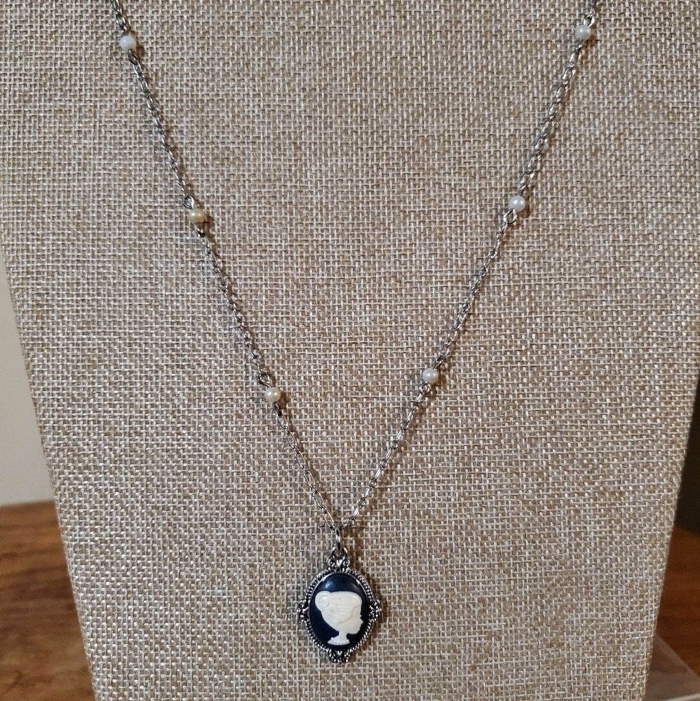 Lia Sophia Ravinia Necklace and Earrings - Picture 3 of 5